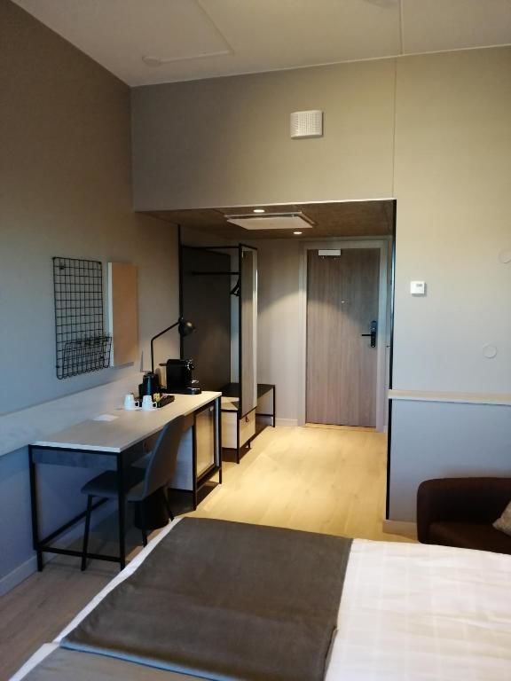 Отель Skyline Airport Hotel Вантаа-52